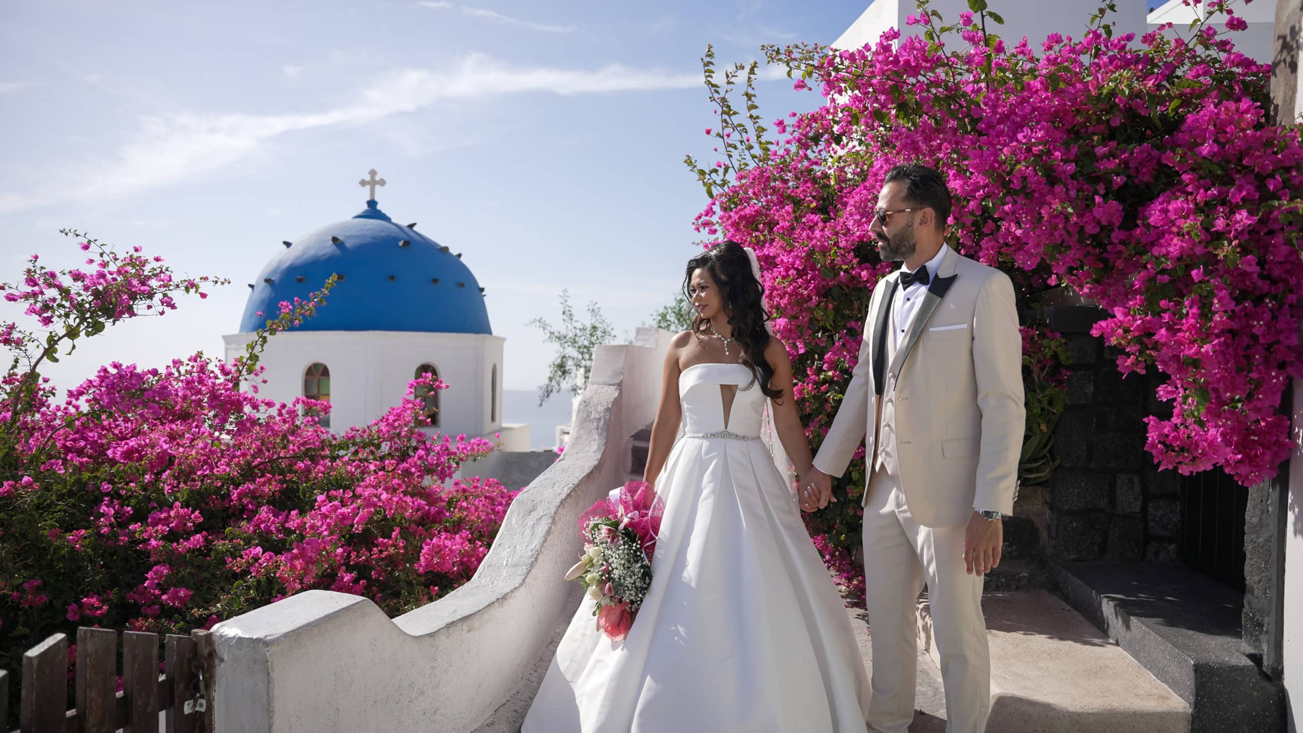 wedding videographer in santorini
