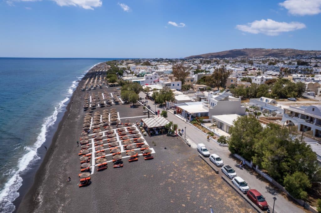 perissa beach santorini