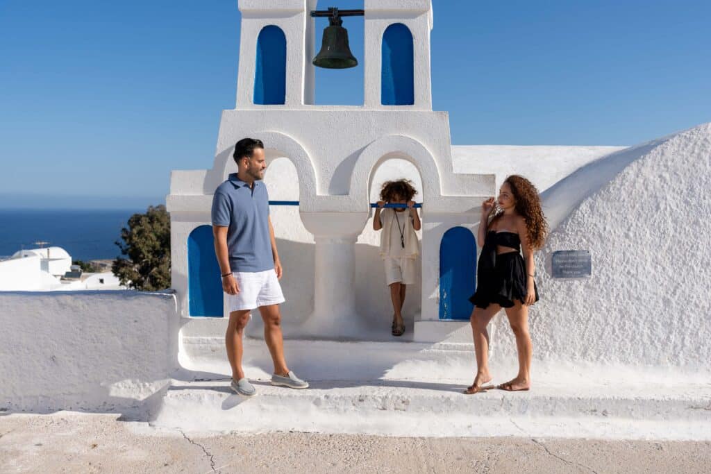 Family photo session in oia Family photo session in oia