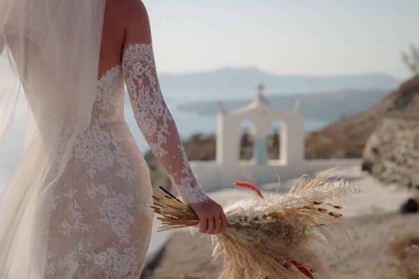 CLIPS TO FIT RAW.00_41_47_22.Still005