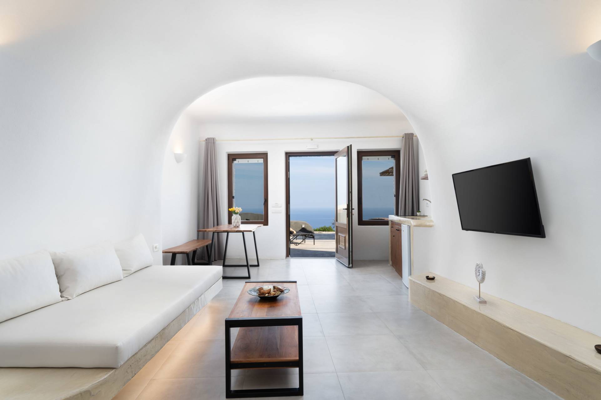 HOTEL ROOM IN SANTORINI