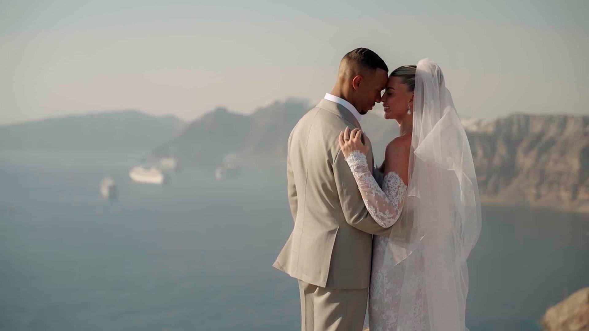 wedding videographer in santorini