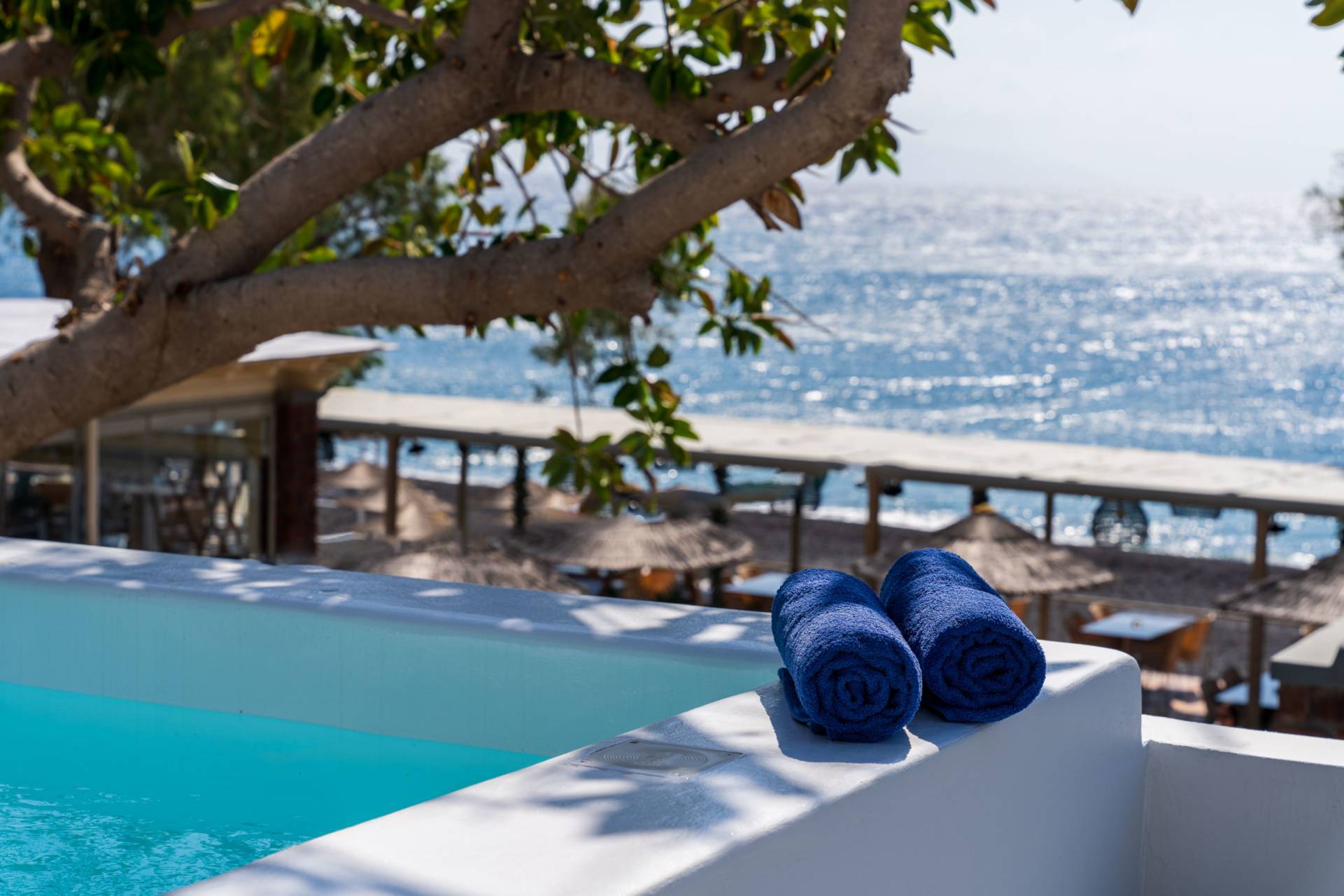 jacuzzi with sea view in kamari santorini